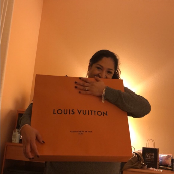 Meet your Posher, Sandra - Picture 1 of 1